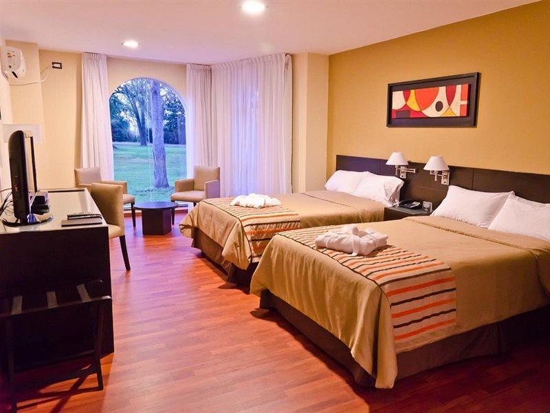 Colon Hotel De Campo Resort & Spa 圣达菲 外观 照片